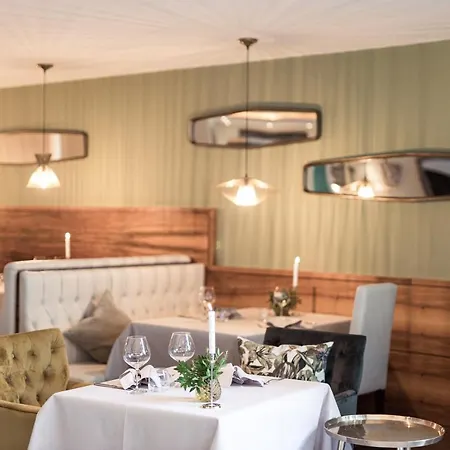 Hotel Boutique Hotel Zum Rosenbaum 4*