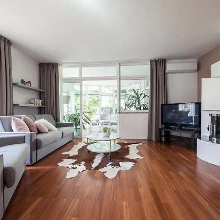 Hotel Boutique Zum Rosenbaum 4*